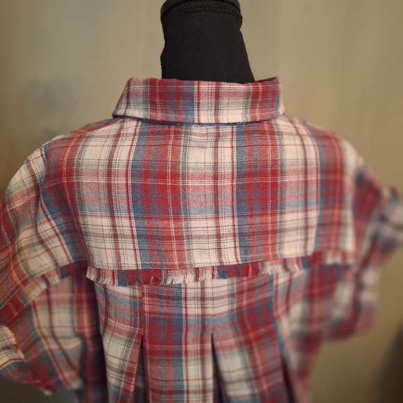 NWT Easel flannel distressed fringe asymmetrical Soft Red White Blue Size M - Picture 5 of 16